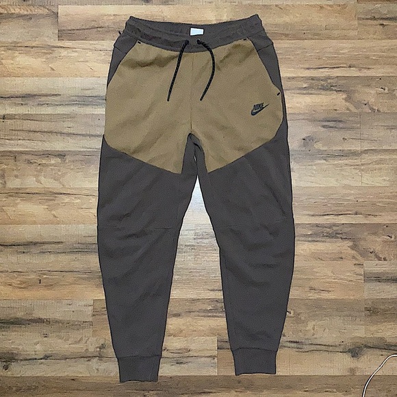 Nike tech fleece two tone joggers - Picture 1 of 7